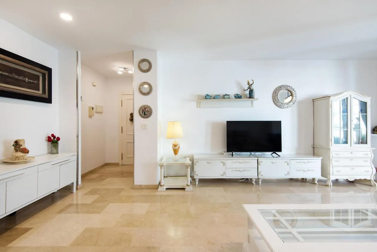 Апартаменты New Royal Torrequebrada Beach Ideal For Families & Groups Бенальмадена